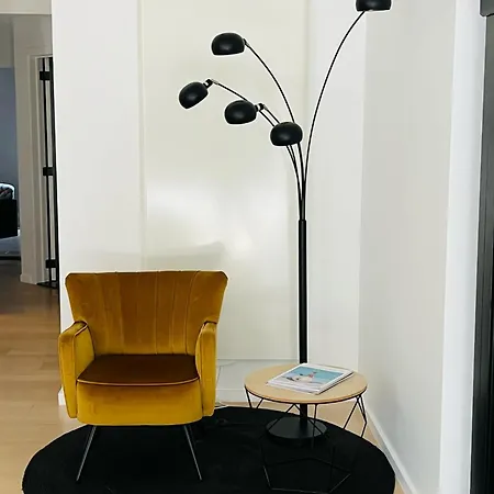 Vernieuwd Op 200m De Zee Apartamento